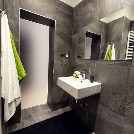 Freedom Rooms & Apartments Прага Экстерьер фото
