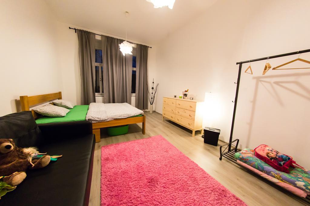Freedom Rooms & Apartments Прага Экстерьер фото