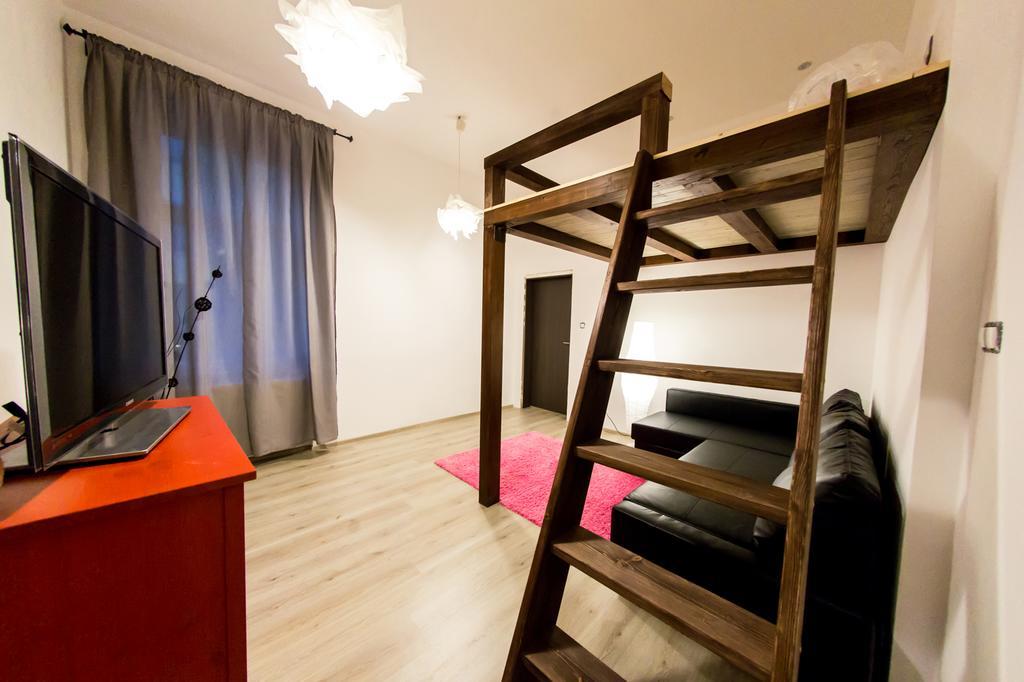 Freedom Rooms & Apartments Прага Экстерьер фото