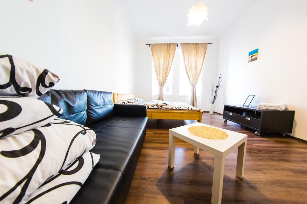 Freedom Rooms & Apartments Прага Экстерьер фото