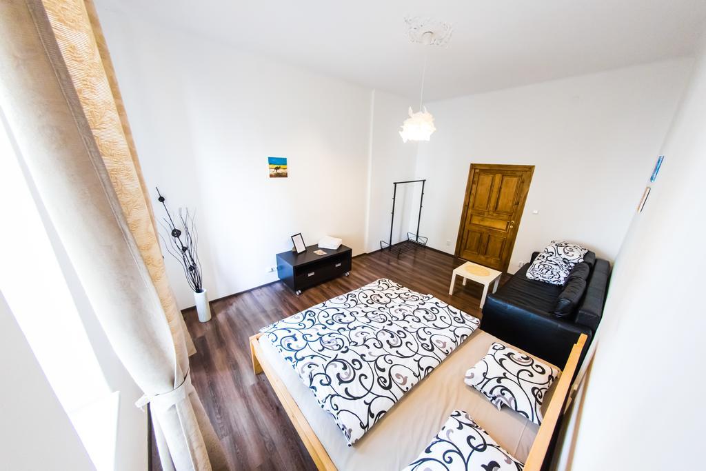 Freedom Rooms & Apartments Прага Экстерьер фото