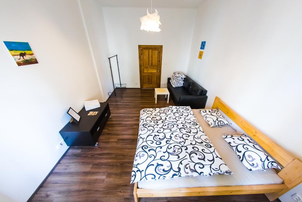 Freedom Rooms & Apartments Прага Экстерьер фото