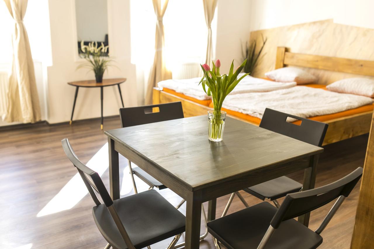 Freedom Rooms & Apartments Прага Экстерьер фото