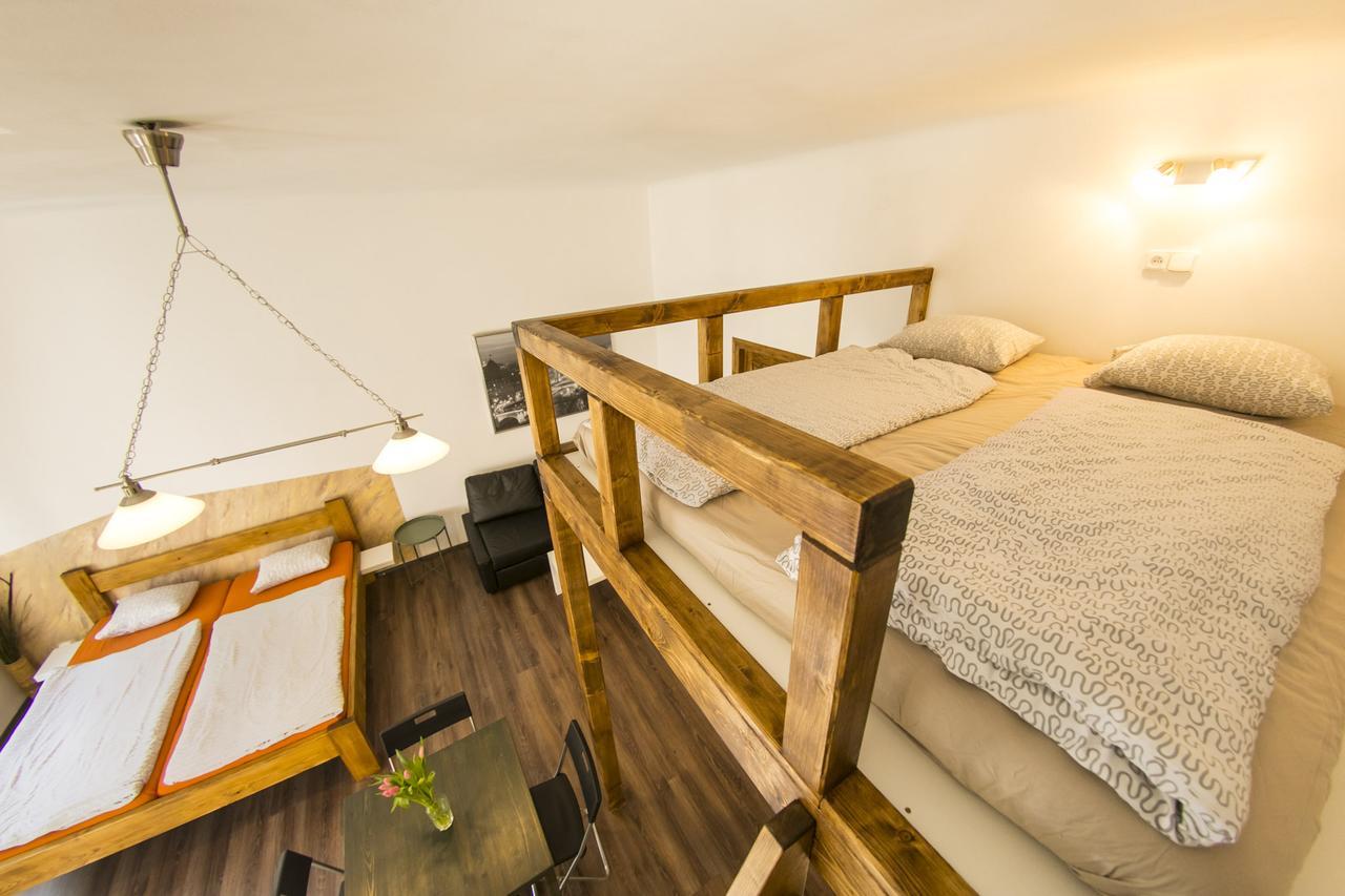 Freedom Rooms & Apartments Прага Экстерьер фото