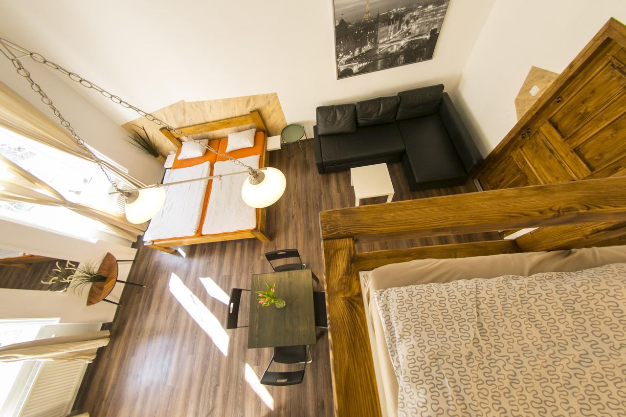 Freedom Rooms & Apartments Прага Экстерьер фото