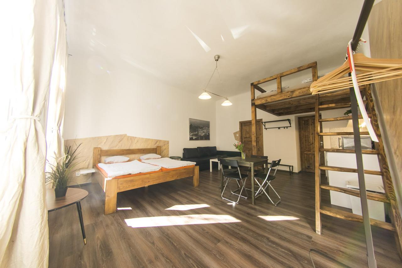Freedom Rooms & Apartments Прага Экстерьер фото