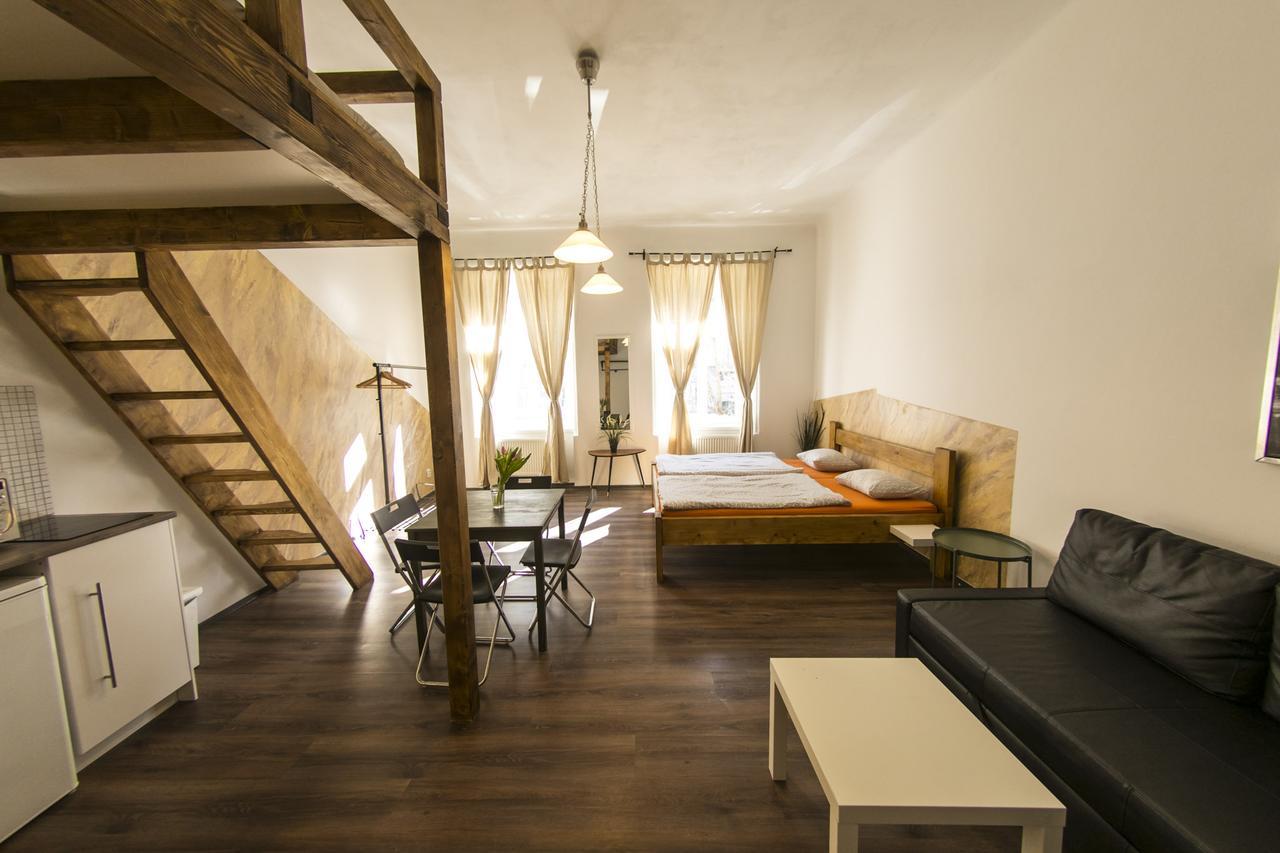 Freedom Rooms & Apartments Прага Экстерьер фото