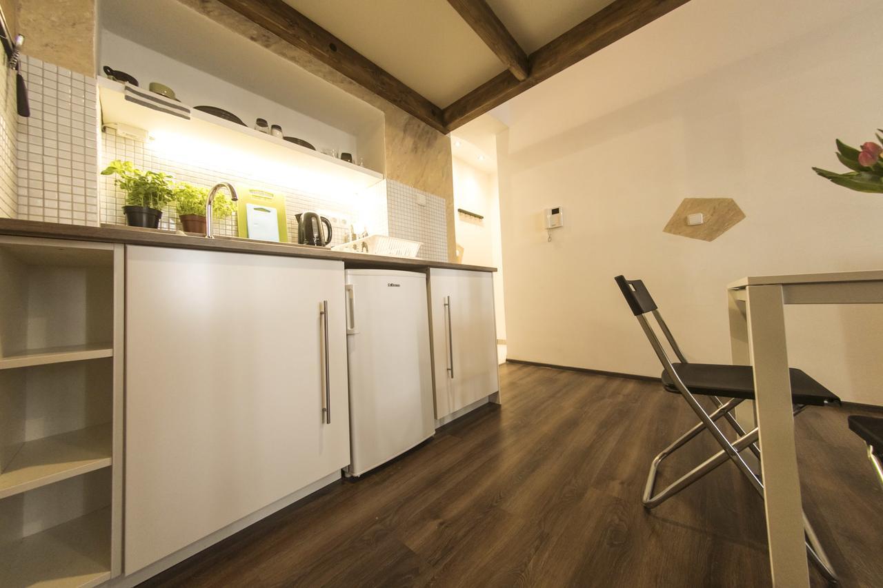 Freedom Rooms & Apartments Прага Экстерьер фото