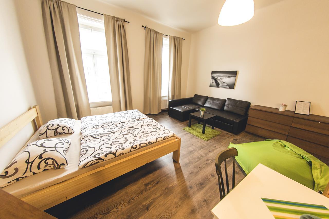 Freedom Rooms & Apartments Прага Номер фото